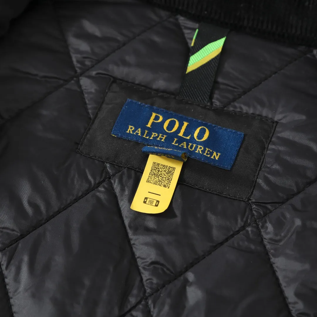 P350 #R57 Ralpah Lauren/Ralph Lauren Diamond Check Stand Collar Veteran Cotton Jacket Uniform British Retro Style for Men and Women Item No. RL17381 Classic Diamond Henley Lavalier Thin Cotton Jacket Simple yet stylish corduroy trimmed cuffs Collar Can be straight folded Two-wear, half-high collar front double-button closure, front full zipper Fabric has a certain anti-water effect, classic forever , there are adjustable buckle tabs at the back waist. Delicate embroidery of the pony on the left side of the chest is retro and timeless. Color: black, navy blue, brown, army green. Size: M L